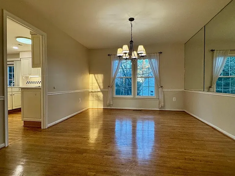 20333 Pleasant Ridge Dr — Photo 3