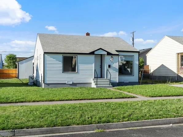 1020 W Park St, Pasco, WA 99301