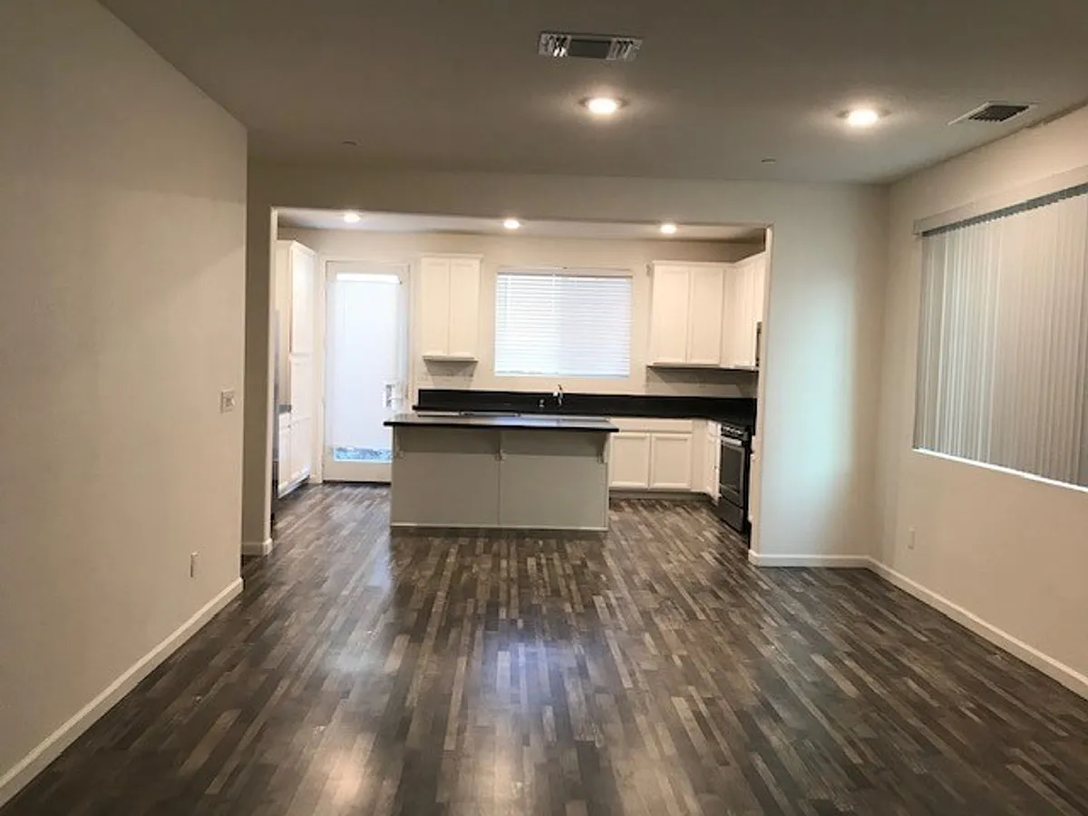 Building Photo - 3828 Aircraft Way