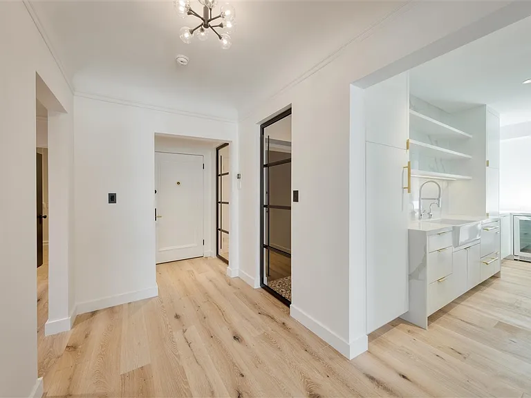 2145 Franklin St #4 — Photo 12