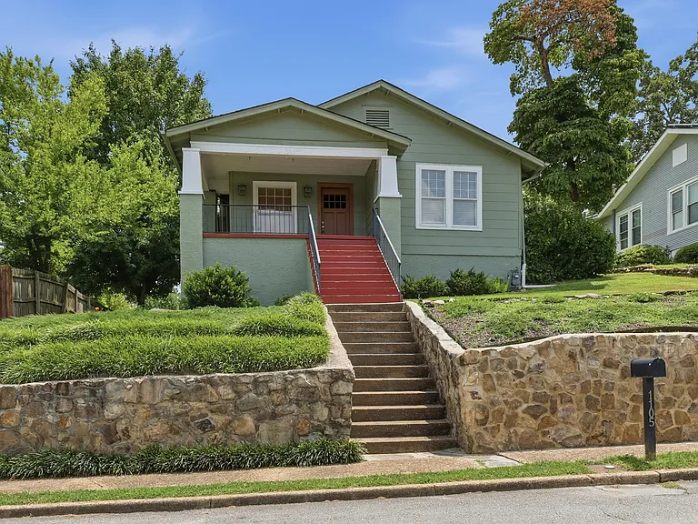 1105 Westwood Ave — Photo 2
