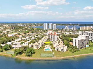 372 Golfview Road #403, North Palm Beach, FL 33408
