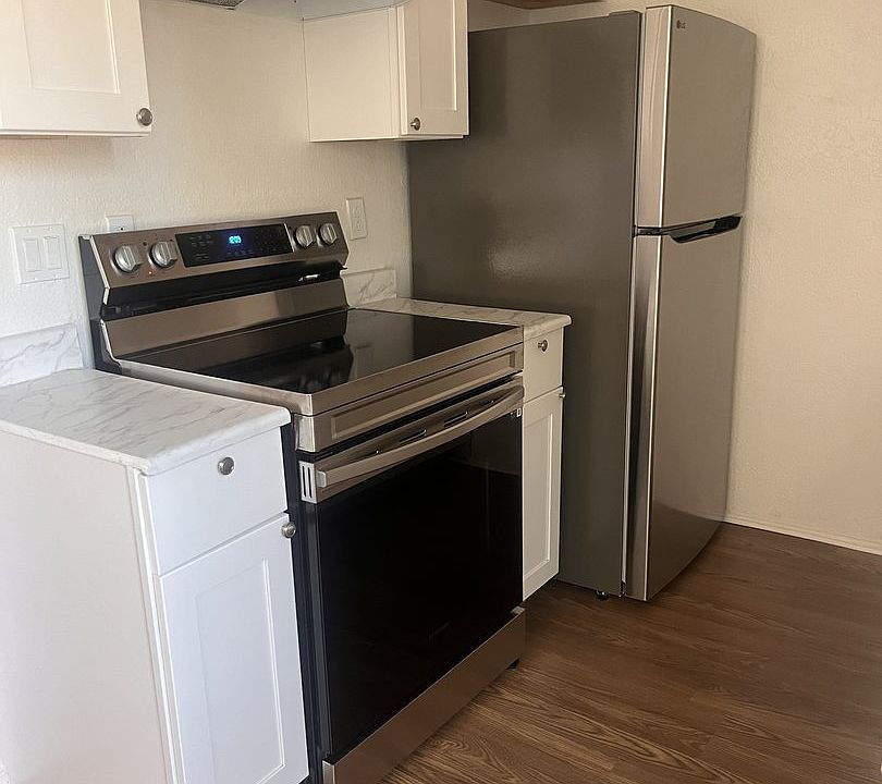 Brand New Kitchen! The photo displayed is of the actual unit