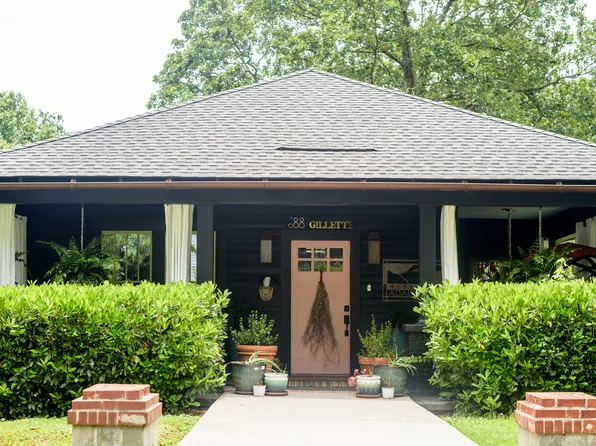 688 Gillette Ave SW, Atlanta, GA 30310
