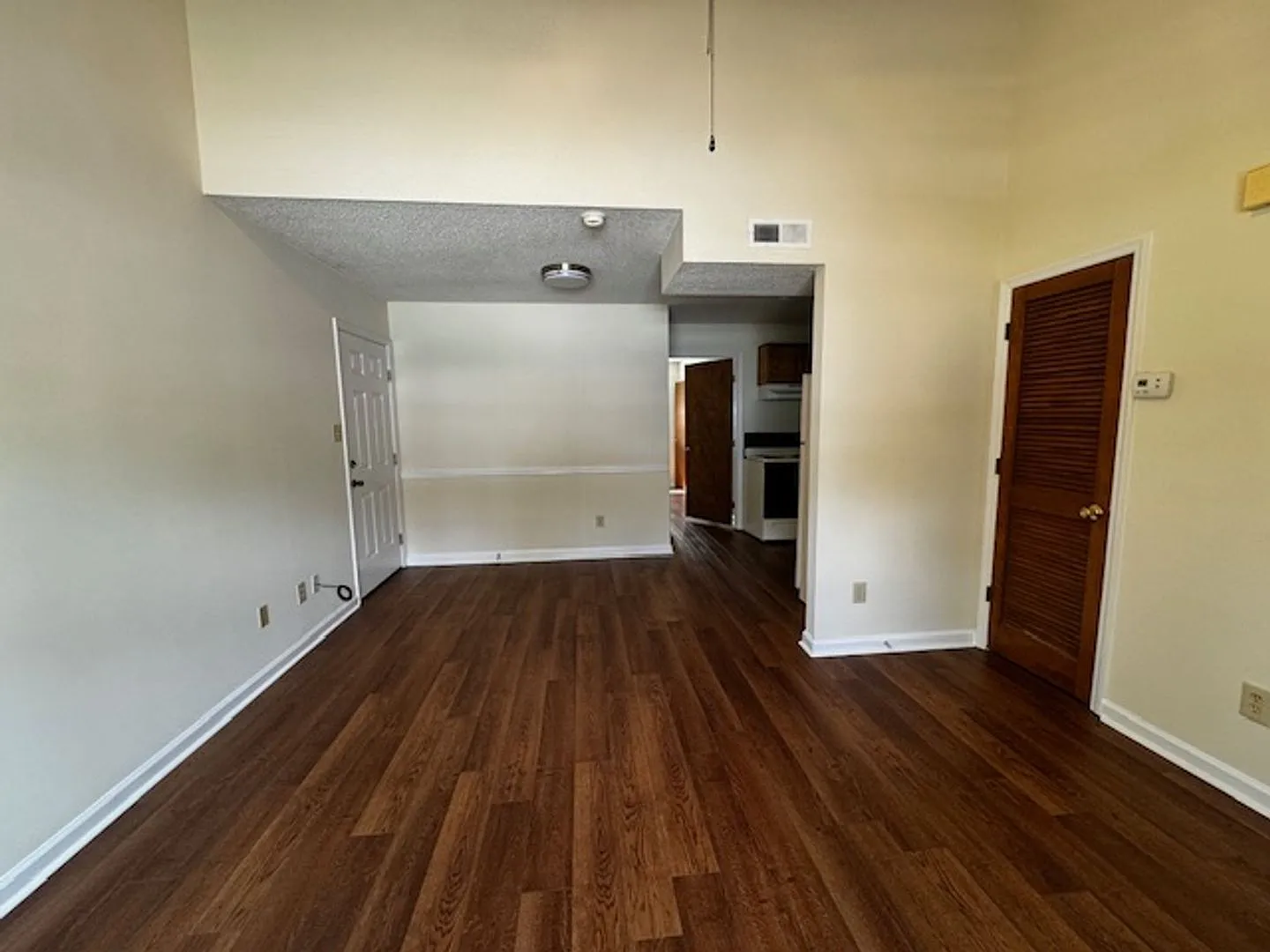 2 Bedrooms 2 Bath duplex — Photo 2