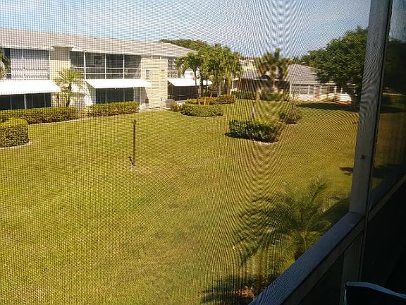 4th image of 309 Circle Dr S APT 203
