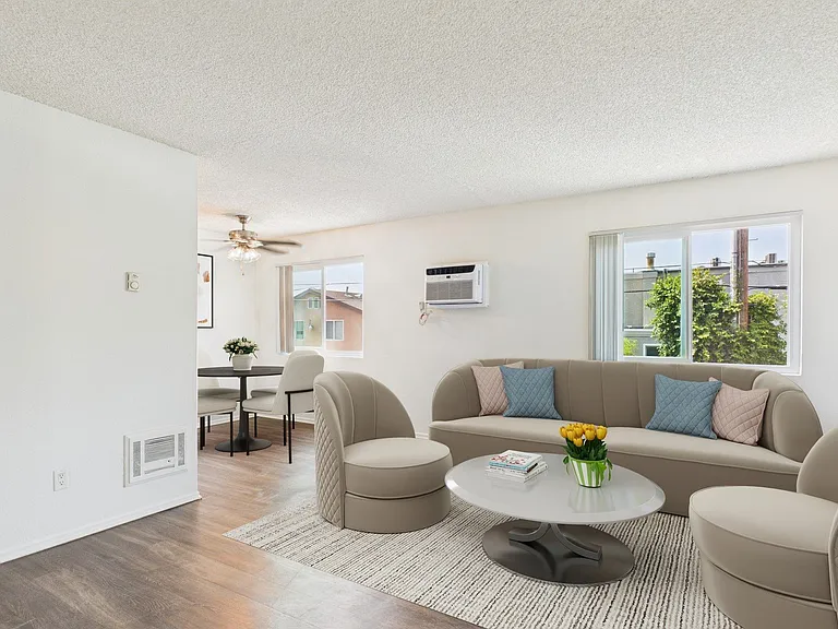 Gilmore Apartments - Van Nuys — Photo 40