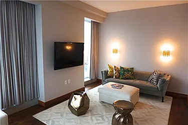 Rented by R New York