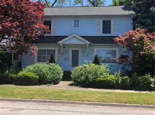 19215 Rockcliff Dr, Rocky River, OH 44116