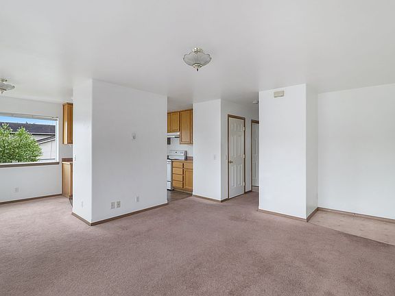 4th image of 1384 NW Falls Creek Loop Unit 101
