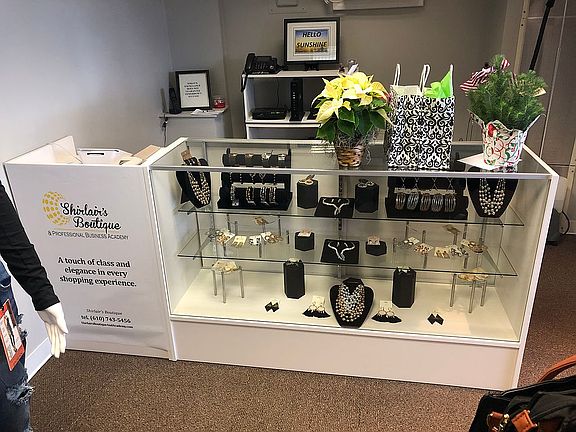 Shirlair’s Boutique 