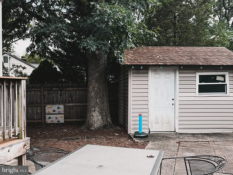 1138 S Harrison St — Photo 25
