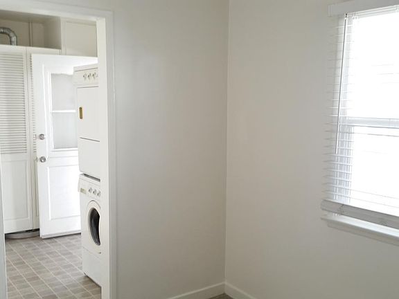 4th image of 233 1/2 3rd Ave