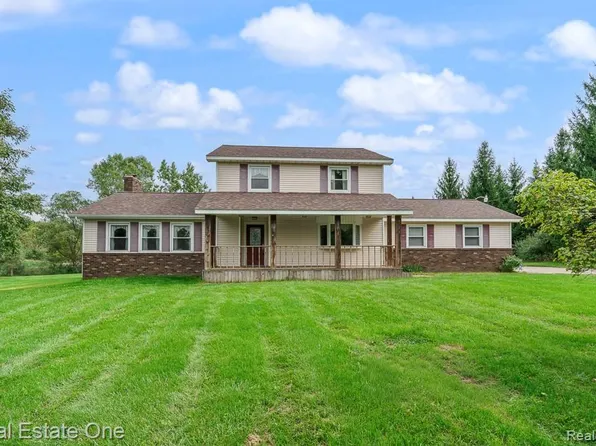 11095 Hogan Rd, Gaines, MI 48436