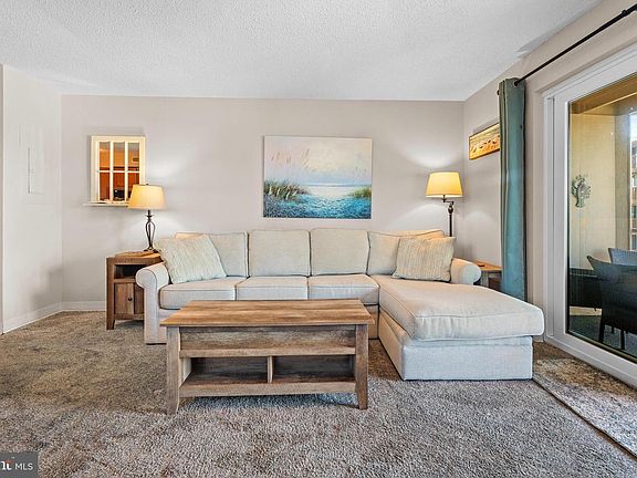 4th image of 204 33rd St #20101