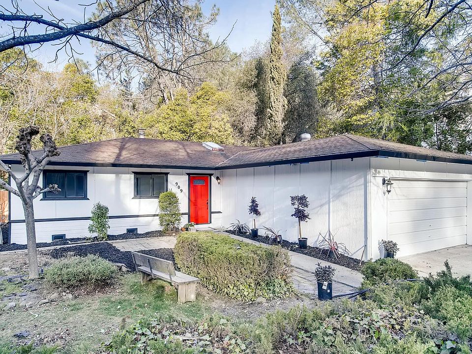 1st image of 909 Mikkelsen Dr