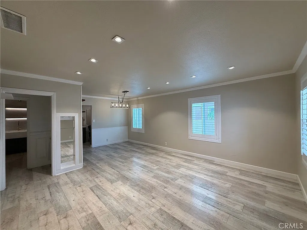 11306 Rosecrans Ave — Photo 2