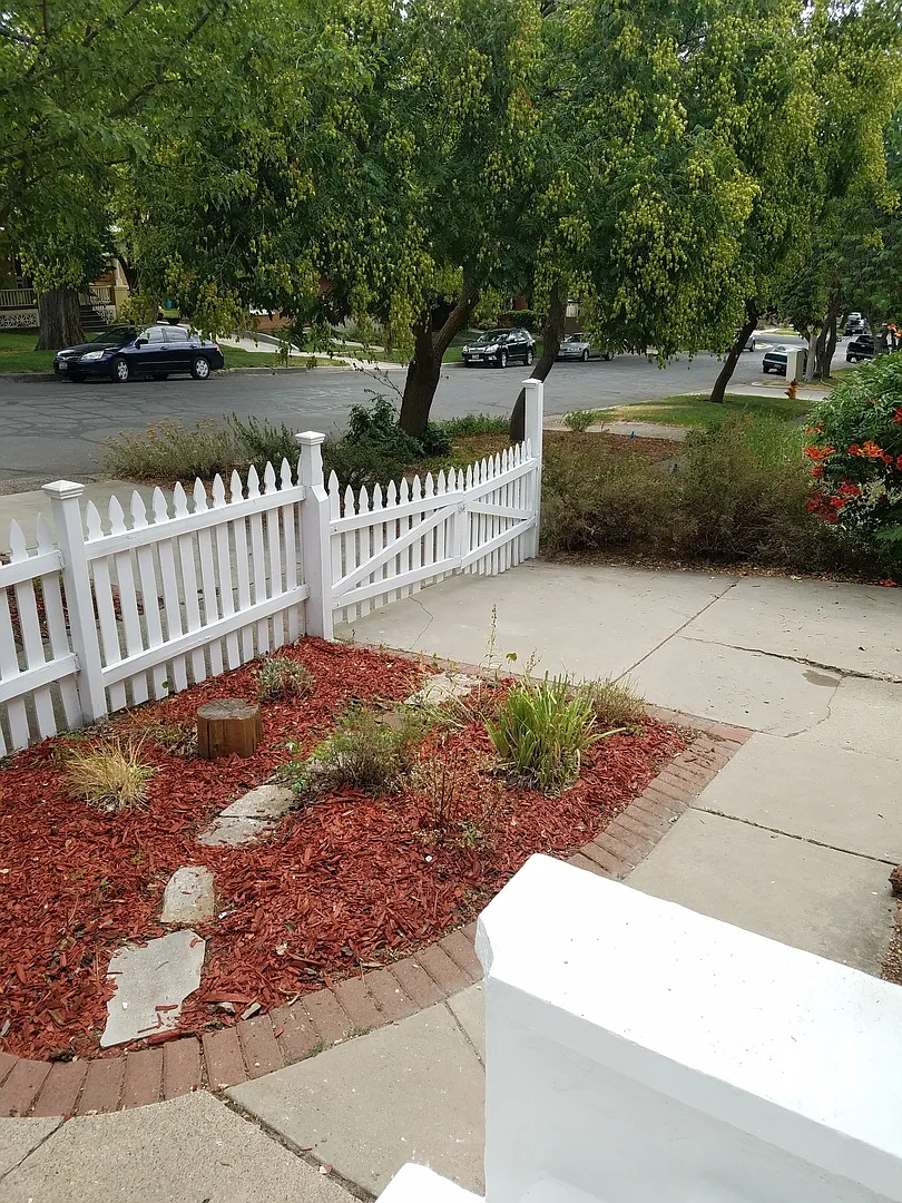 Aves Stunner! Deck W/ Pergola, Hrdwood! Price Drop & Free Rent! — Photo 2