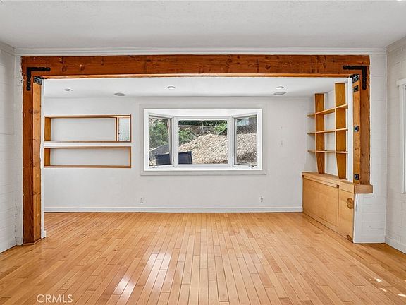 3rd image of 9305 Notre Dame Ave