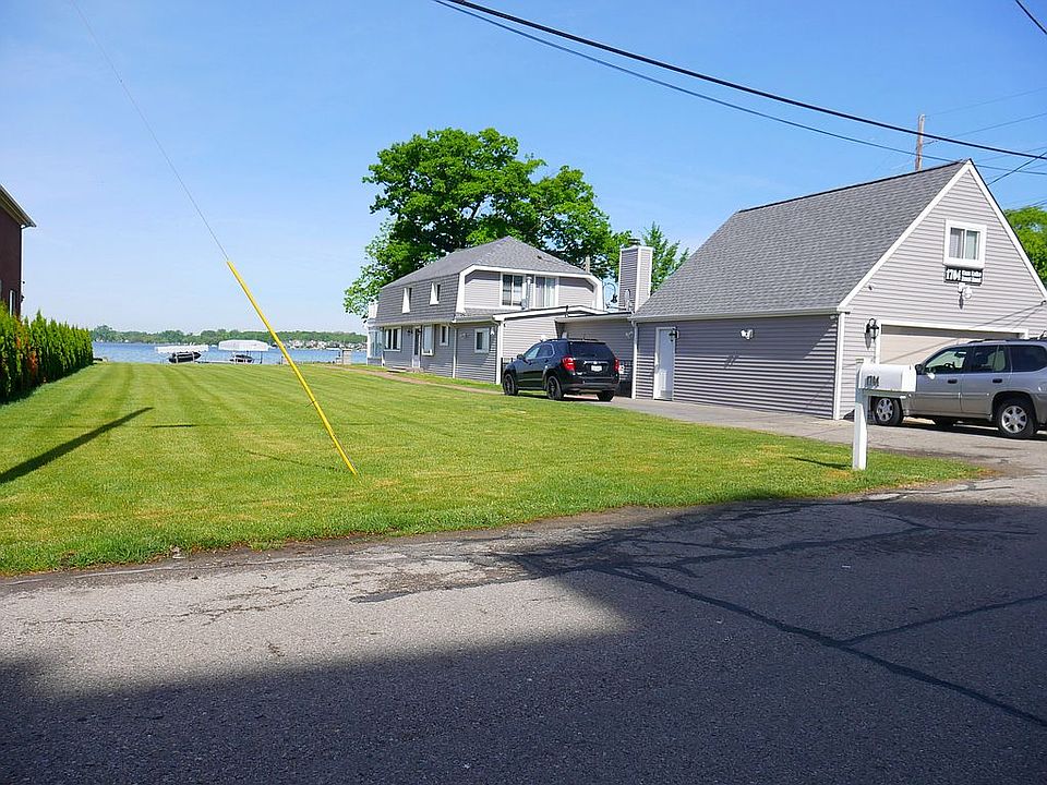 1704 Cass Lake Front Rd, Keego Harbor, MI 48320 Zillow