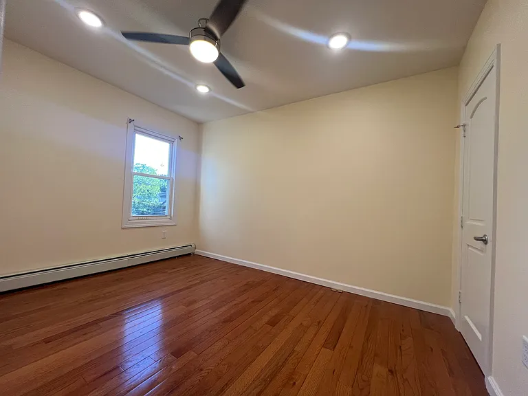 255 Lafayette Pl #3E — Photo 8