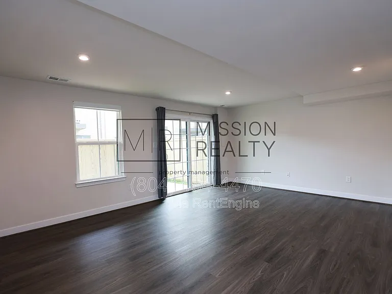 2100 Tobacco Mill St — Photo 8