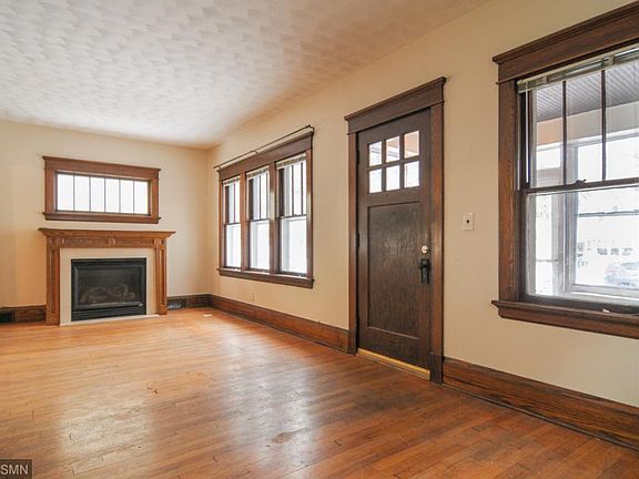 2nd image of 754 Hawthorne Ave E