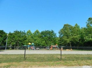 28 Sandy Ct, Lake Grove, NY 11755