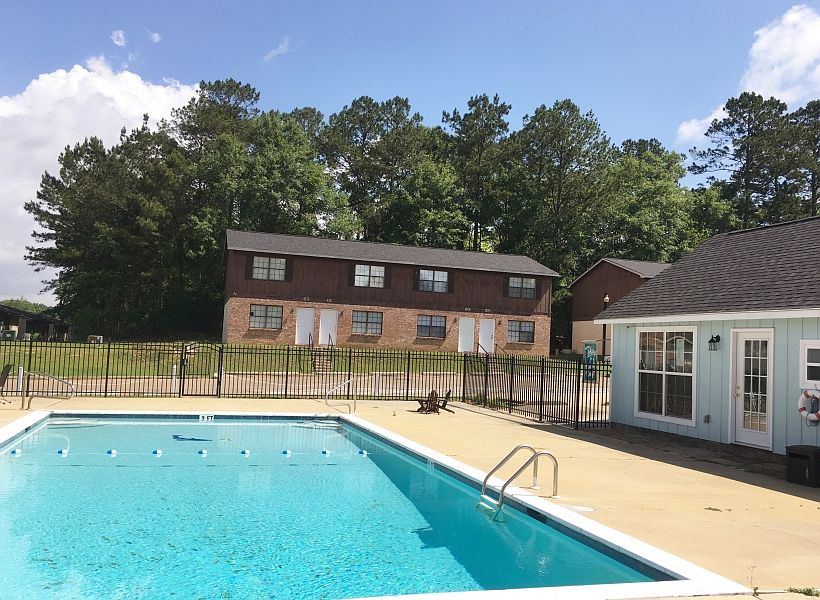 1st image of 113 Blissett Dr APT 1