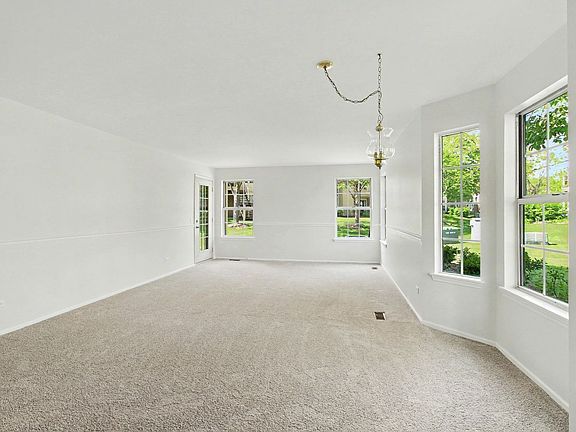 3rd image of 530A Pembrook Ct S