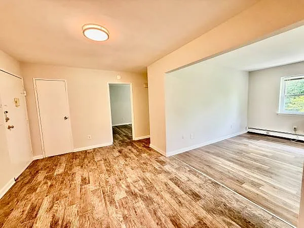 185 Belleville Ave — Photo 4