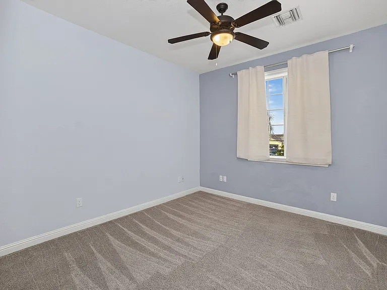 2792 S Aurora Ave — Photo 13