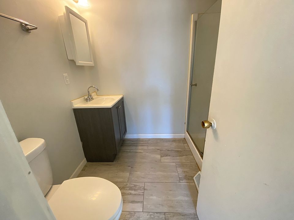 2nd image of 102 Wausau Rd #3