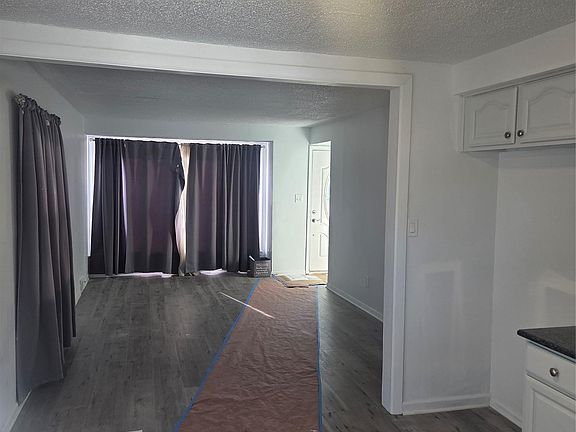 5th image of 1121 Meadowbrook St