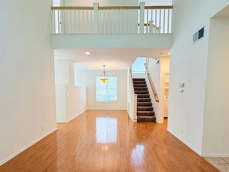 1023 Vista Pointe Cir — Photo 6