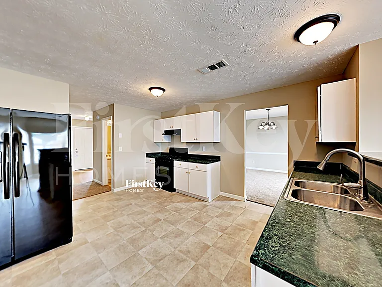 1325 Pebble Beach Ln — Photo 3