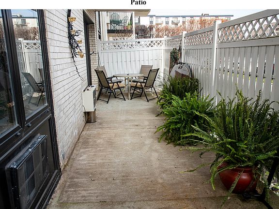 5th image of 9731 N Fox Glen Dr Unit 1D