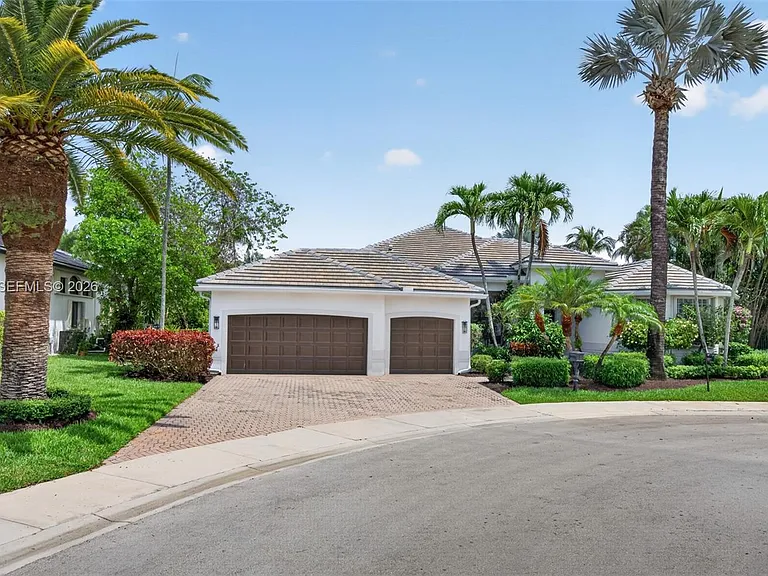 2538 Montclaire Ct — Photo 3