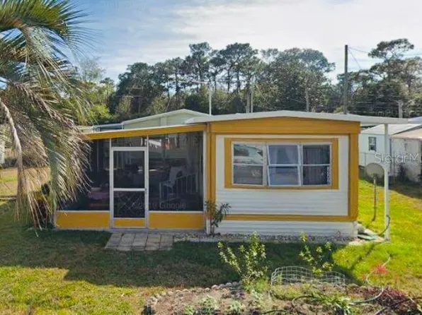 39206 Hillcrest Dr, Zephyrhills, FL 33542