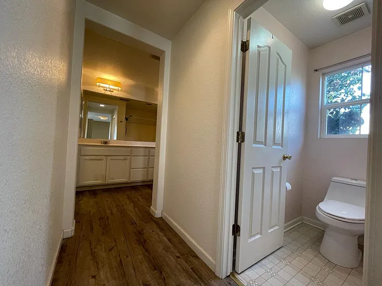 21 Anjou Cir — Photo 17