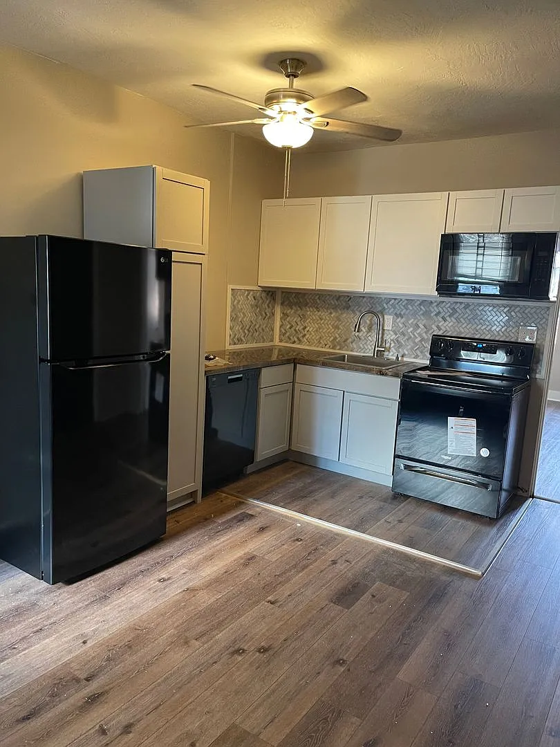 4828 Liberty Ave. — Photo 1