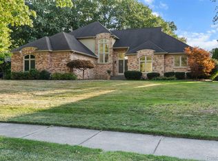 1615 Redbud Dr, Troy, MI