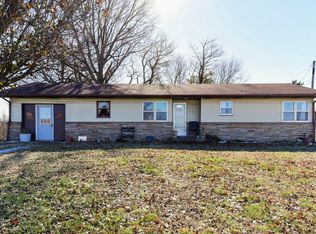 910 Old Exeter Rd, Cassville, MO 65625