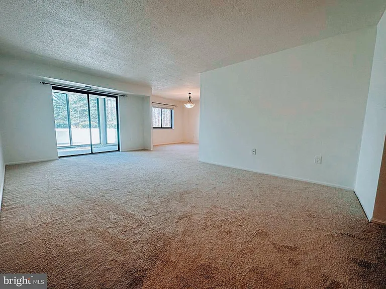 15100 Interlachen Dr #4-111 — Photo 4