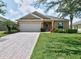 595 Valencia Cir SW, Vero Beach, FL 32968
