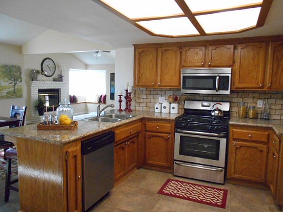 5th image of 7109 Catalpa Ave