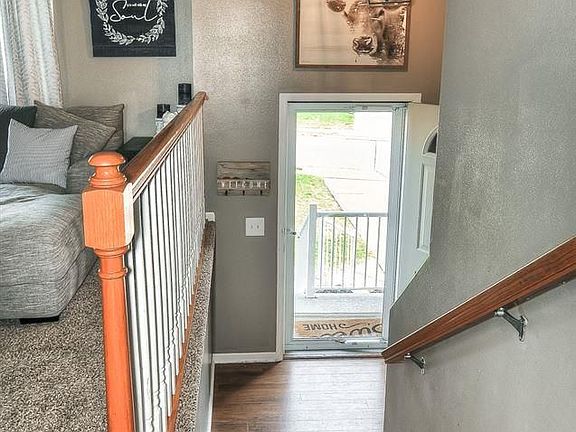 5th image of 805 Clearwater Dr