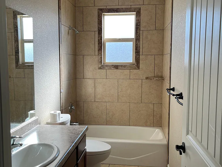 664 Tabor Ave — Photo 17