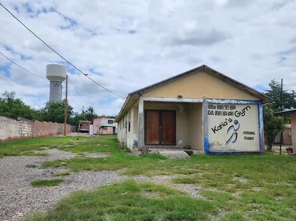 876 S Casales Rd, Eagle Pass, TX 78852