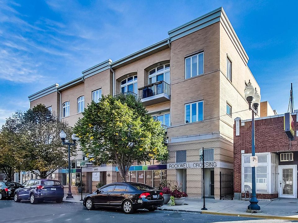1st image of 2555 W Leland Ave APT 205